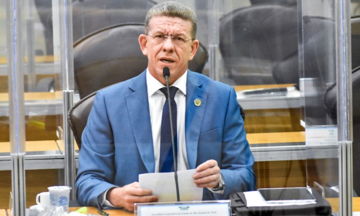 Subtenente Eliabe registra voto de pesar pela morte de Padre Tiago Theisen Subtenente Eliabe registra voto de pesar pela morte de Padre Tiago Theisen